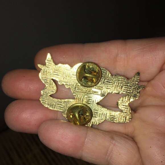 Vintage 2005 Hard Rock Hotel Valentine's Day Pin For Vest, Purse, Jacket dr1 - Picture 3 of 3